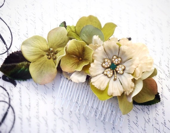 Green velvet hydrangea and ivory hair comb with pearl shamrock "Erin"