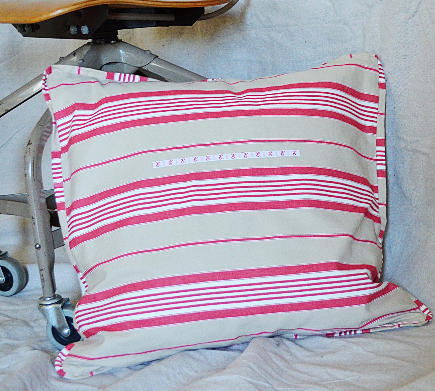 Sale - was 40 now 30 - 20x20 pillow cover red and natural stripe with letter ribbon E