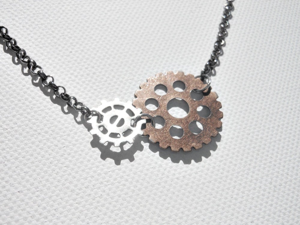 Simple gear necklace