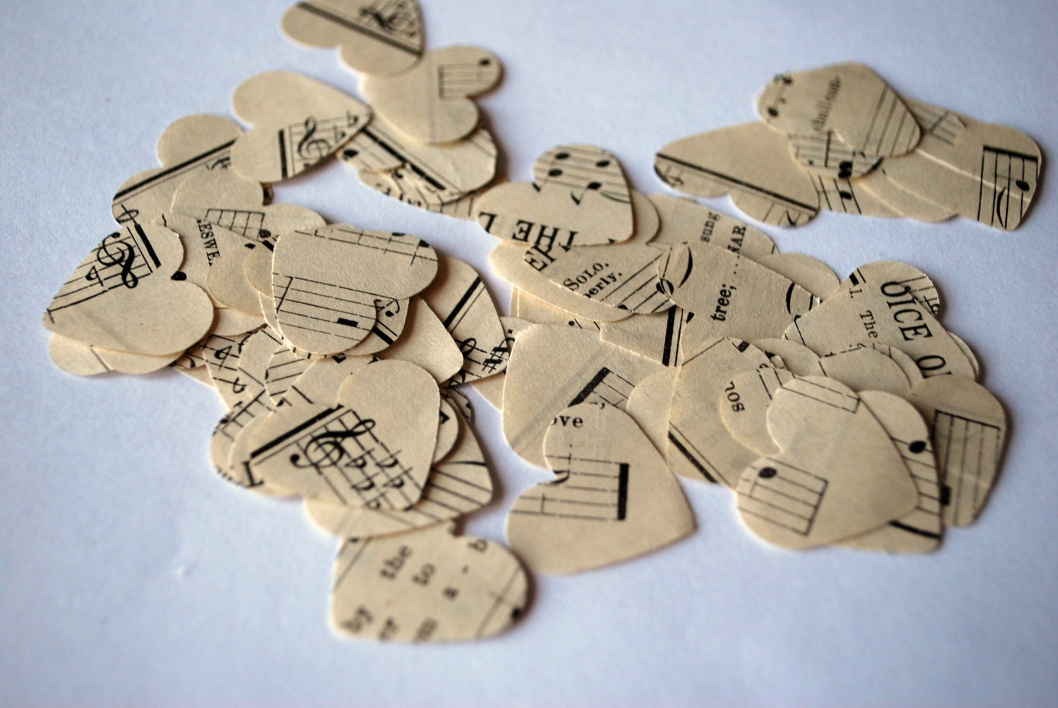 Vintage Music Heart Confetti, medium size - 200 pieces