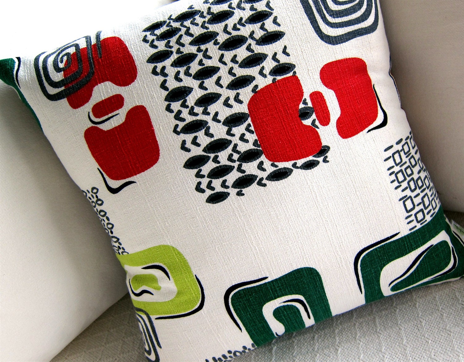 Vintage Barkcloth Retro Pillow Cover -- 1950s Cortez Pattern  White, Lime, Red  - Throw Pillow -- For 18" x 18" insert