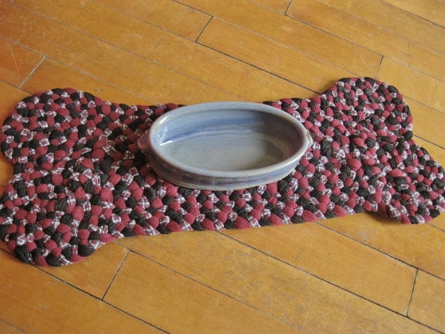 Handmade Braided Dogbone Rug from upcycled cotton