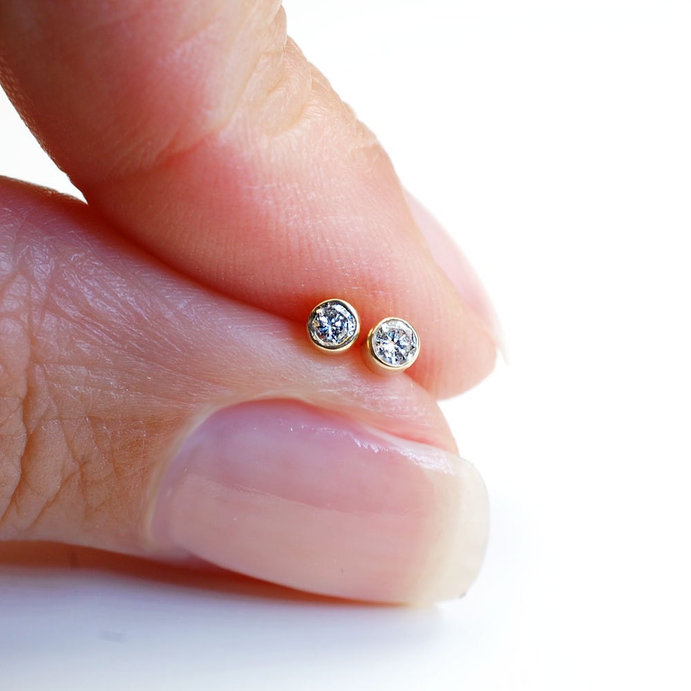 Diamond and Gold Stud Earrings, Diamond Earrings, Diamond Stud Earrings, Minimal Style,  .10 ct, Nixin
