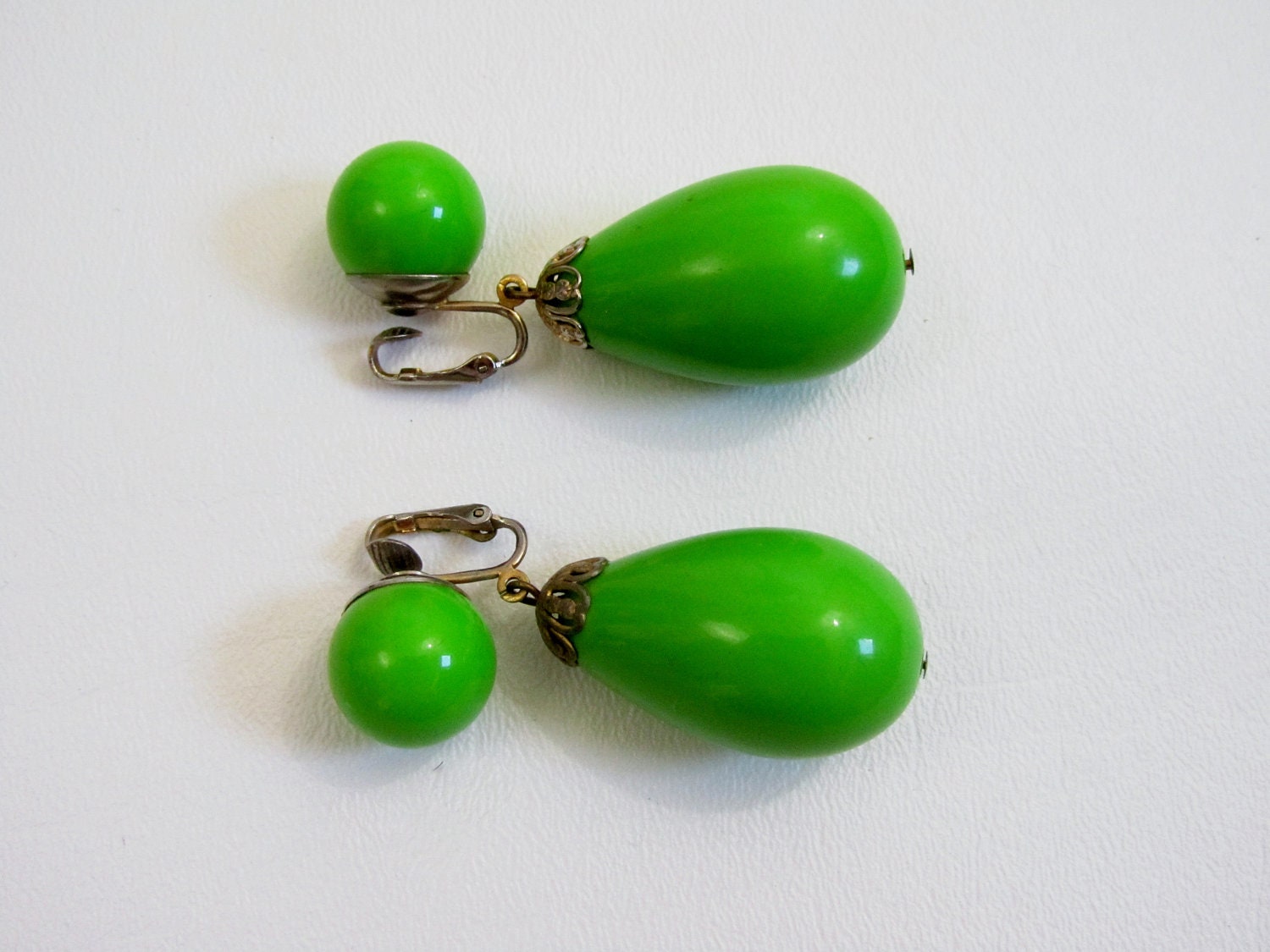 1950s Dress Earrings - Bright Green Drop Earrings