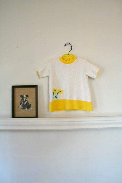 LAST CALL...sale // vintage girls sweater tunic - "Picking Daisies" knit mini dress / 4T (low domestic shipping)