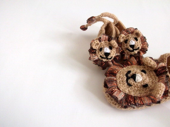 Crochet lion booties, house shoes-Crochet Baby Booties-for Baby or Toddler-Crochet Baby Lion Booties-Children crochet boy slippers-animal