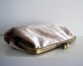 golden clutch purse. bridesmaid purse. velvet kisslock purse.