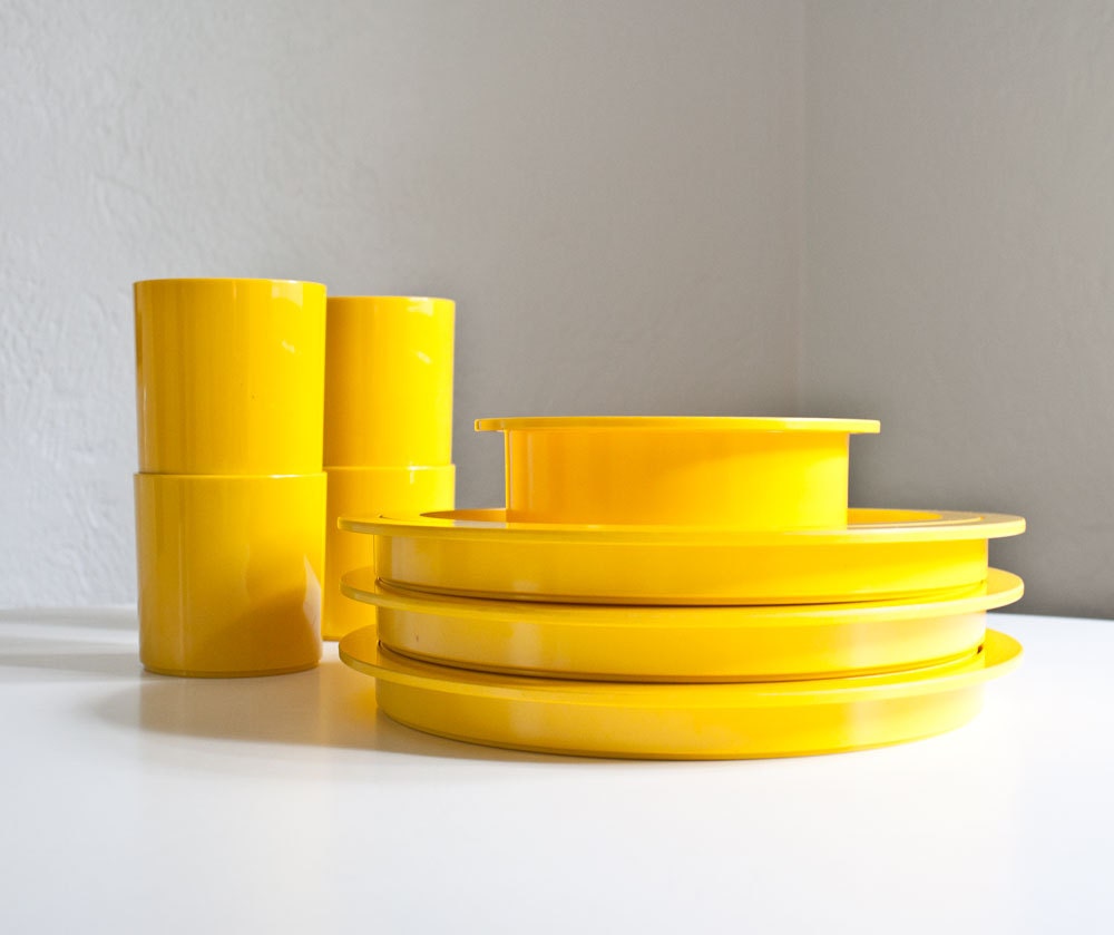 Vintage Danish Modern Dansk Plate Set