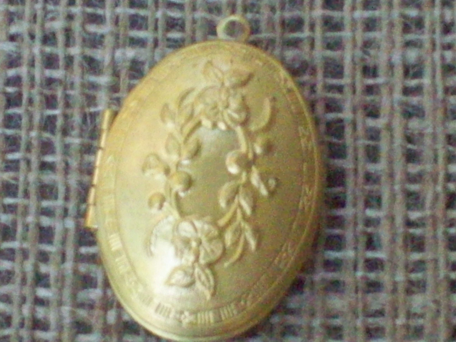 Locket, Vintage Hong Kong, circa 1970, brass, large, oval, floral,  for jewelry making and necklaces, holds photos