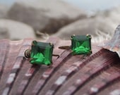 Art Deco Emerald Green Rhinestone Screwback Earrings - SeaCottageStudio