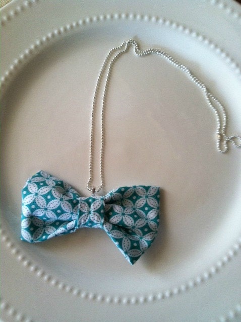 Bowtiful Necklace (turquoise w/ white floral)