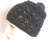Ladies hand knitted hat /beanie.