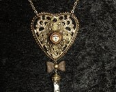 Vintage Doll eye Curio Necklace