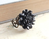 Black Flower Ring, Chrysanthemum Ring, Black Cocktail Ring, Antique Brass, Adjustable Filigree Ring