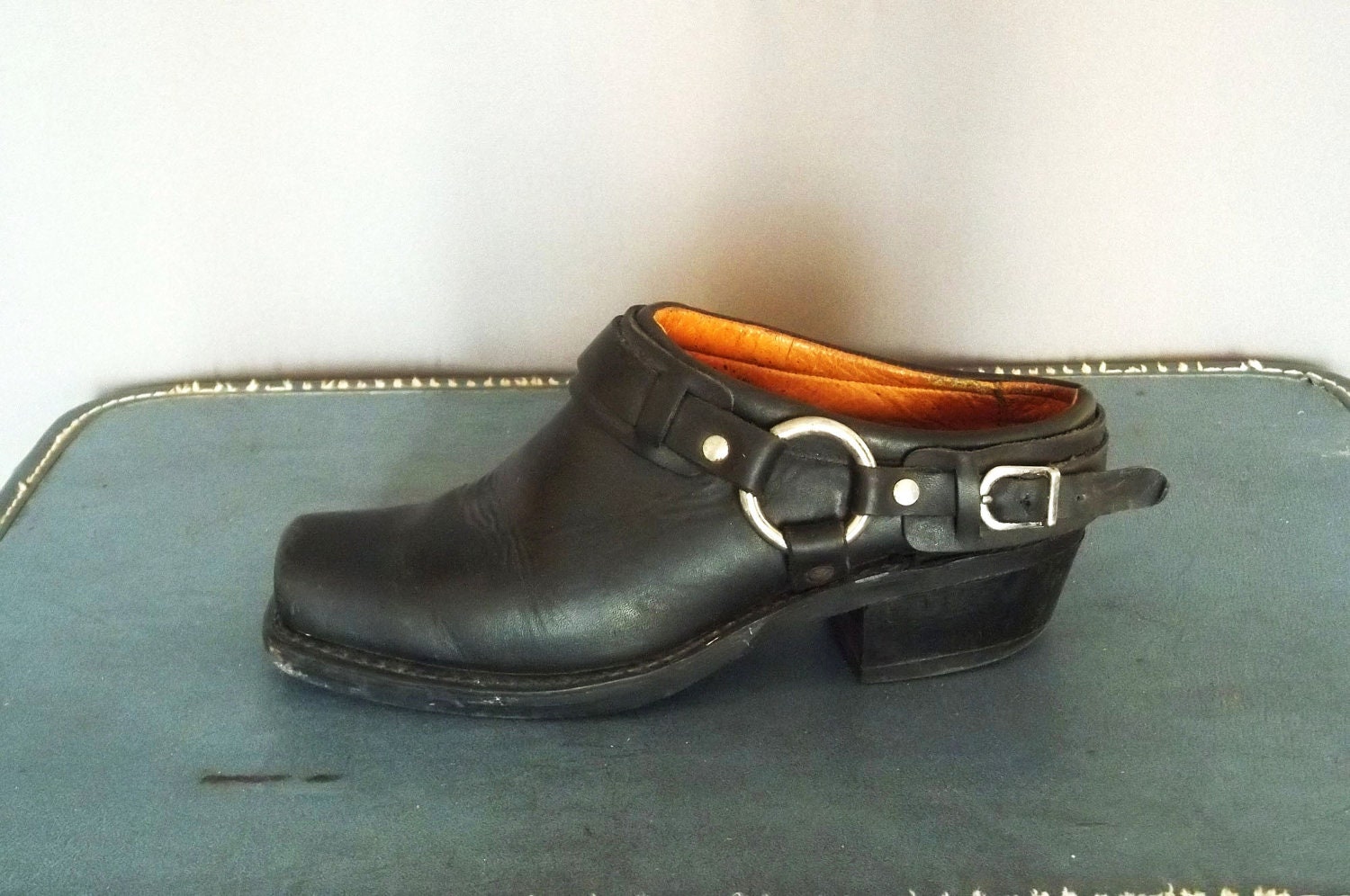 Vintage Black Leather Harness FRYE Mules. Women size 8M (38.5 Euro)
