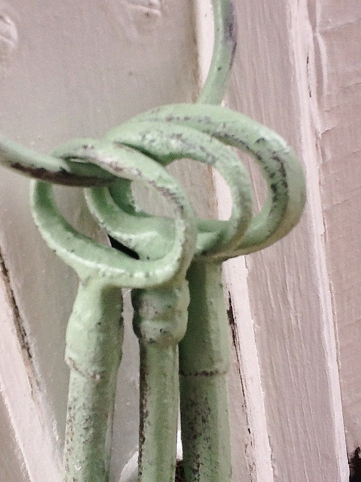 PISTACHIO Skeleton Keys-Cast Iron -Vintage Keys-Metal -Antique Style-Farmhouse-Old World-Distressed-Summer Decor