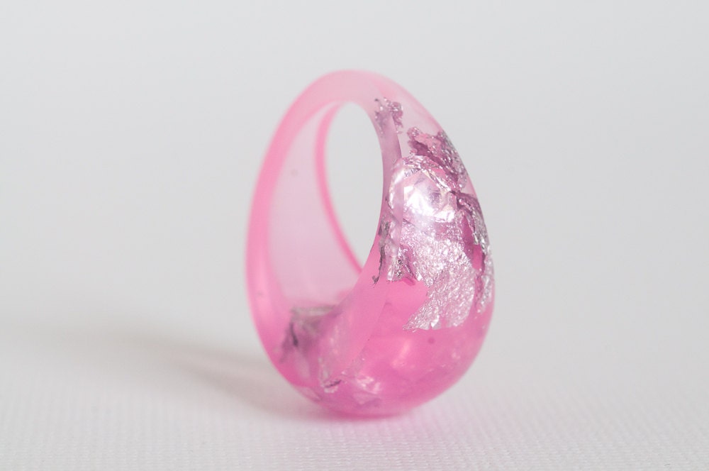 bright pink eco resin dome ring featuring silver flakes - size 8.5