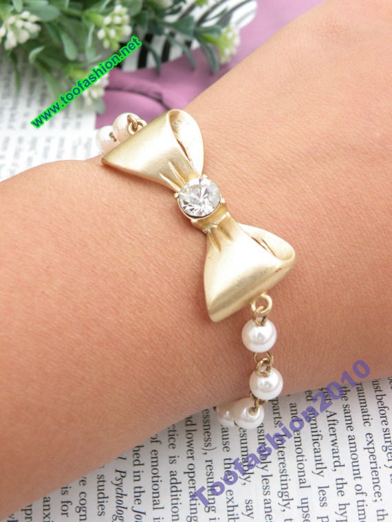 SALE Pretty retro gold 3d bowknot with white crystal hand chain bracelet pendant jewelry punk style