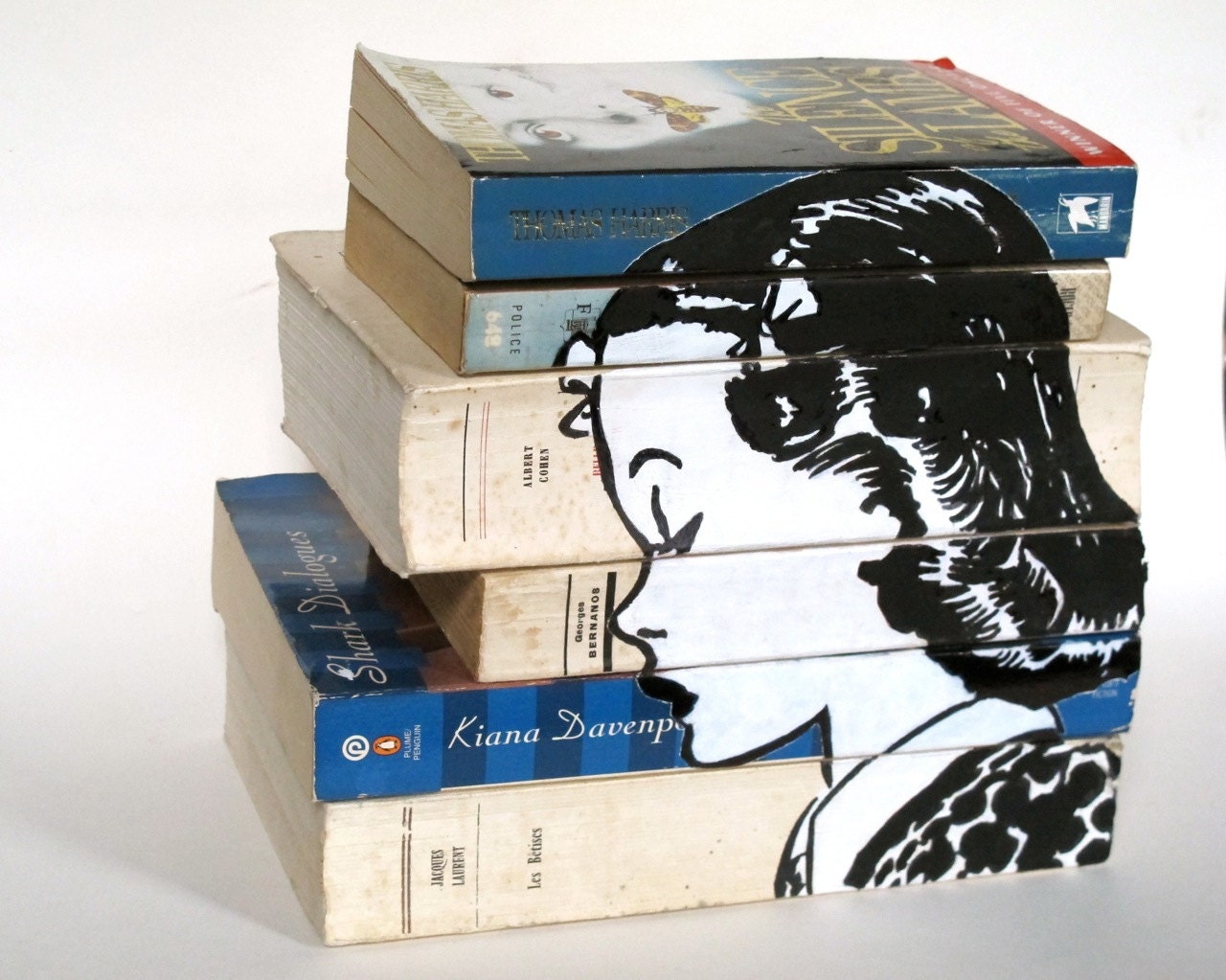 Original painting on books - Portrait Black and White - Creation Isabelle Rey Studio