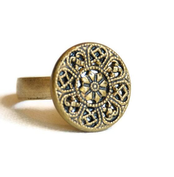 Antique Button Ring, golden Victorian twinkle