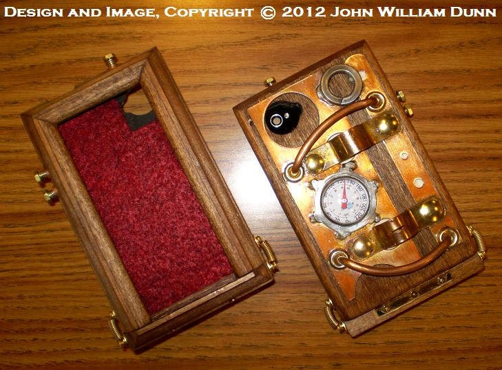 The "iCog Dione" (tm): Wooden Steampunk Case for Apple iPhone (R) 5.  "Boilerplate Mk. II" Ed.