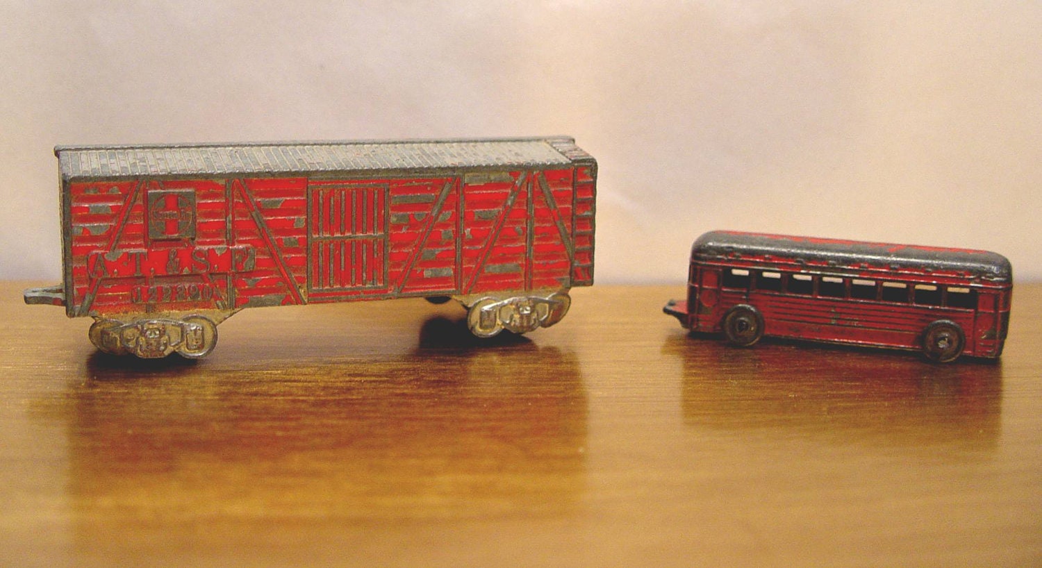 2 Metal Vintage DIECAST Toy Collectibles - Tootsietoy  SANTE FE Box Car & Barclay Bus
