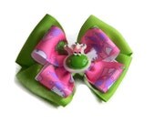 Frog Princess Hair bow 3 inch Green and Pink Frog and Castle Print Ribbon with Cute Frog with Crown Centerpiece on Alligator Clip