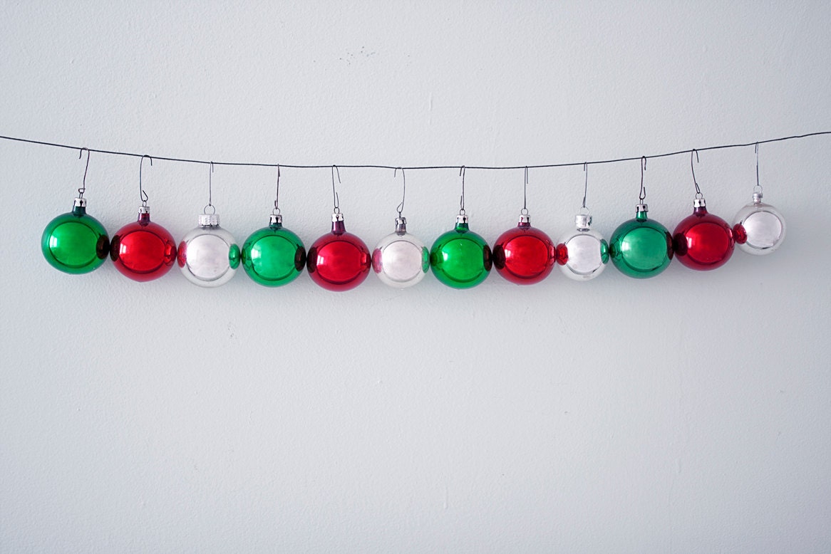 Box of 12 Classic Vintage Christmas Glass Ornaments