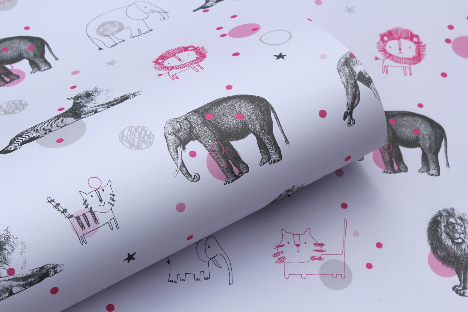 Gift Wrap: 5 x Sheets of Wrapping Paper Animal Circus Design