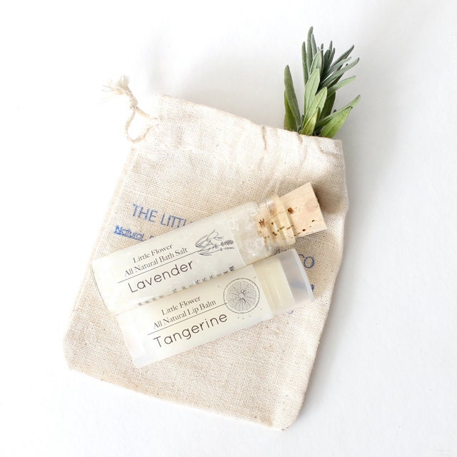 cute little gift set / all natural lip balm and bath salt gift set in muslin  bag / wedding favor /bath and beauty