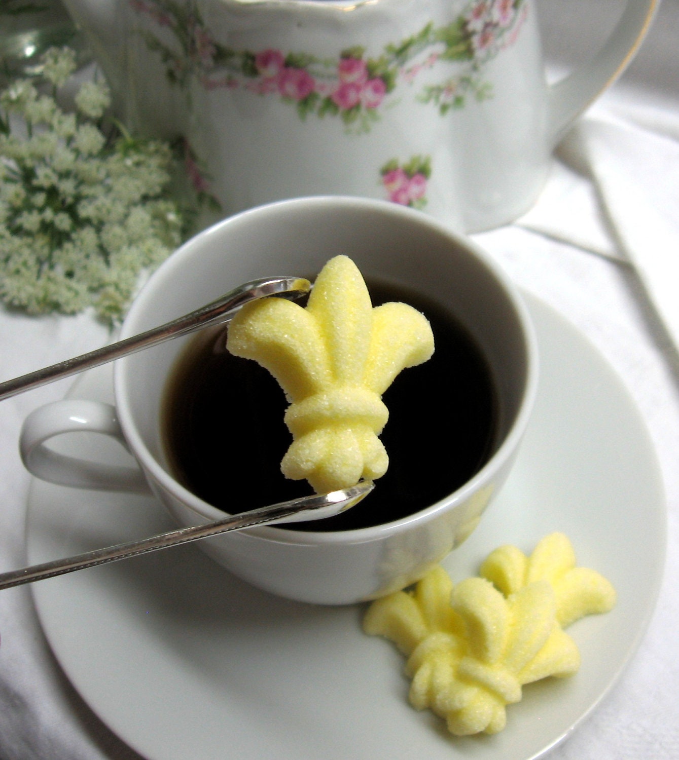 Elegant Sunlit Yellow Fleur De Lis Shaped Sugar Cubes to serve with Coffee or Tea