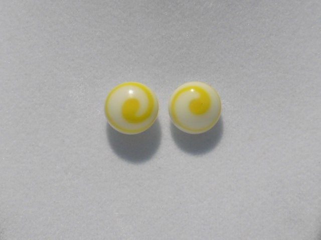 Vintage White and Yellow Swirl Stud Earrings