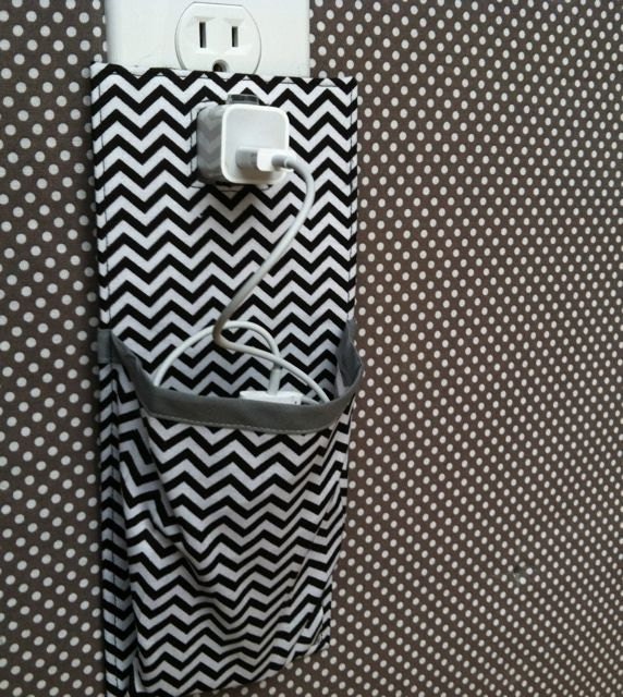 Docking Station for iPhone 5 iPhone 4 iPod touch iPhone 4S in chevron black and white pattern