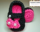 Crochet Mary Janes Shoes with Pearls and Flowers-Baby Girl Shoes with Pearls-Baby Girl Slippers-Baby Girl Booties-Baby  Loafers