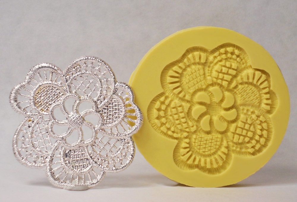 Lace appliques DE243 - Flexible Silicone Mold - Crafts, Jewelry, Resin, PMC, Soap, Food, Scrapbooking, Polymer Clay, Push Mold