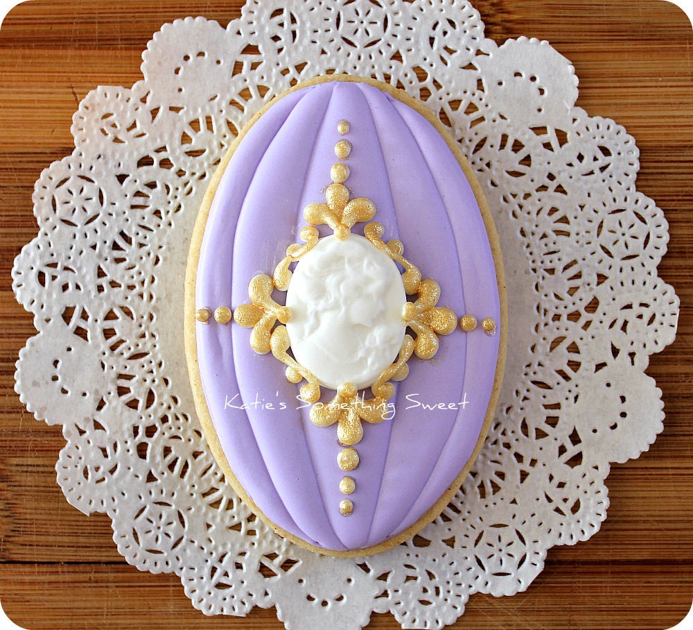 Cameo Cookies -Custom Wedding Favors-Gift for Bridesmaid-Birthday Gift-Bridal Shower Favors