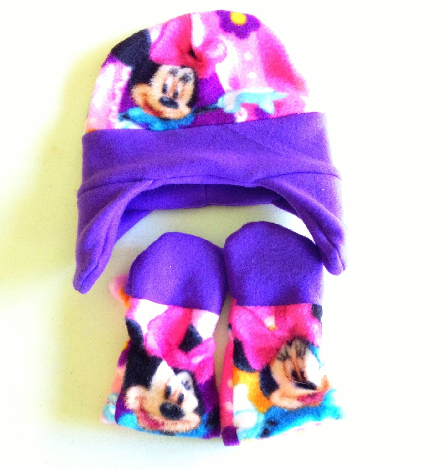 Minnie Mouse WInter Hat and Mittens Set