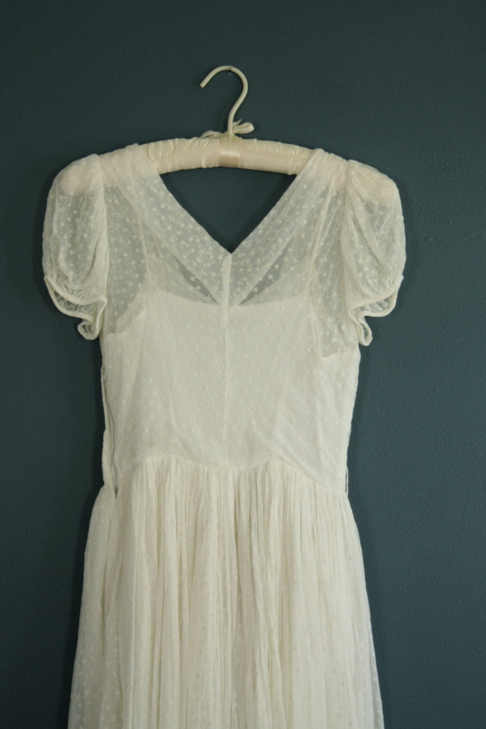vintage 1940s wedding dress// 40s white dress