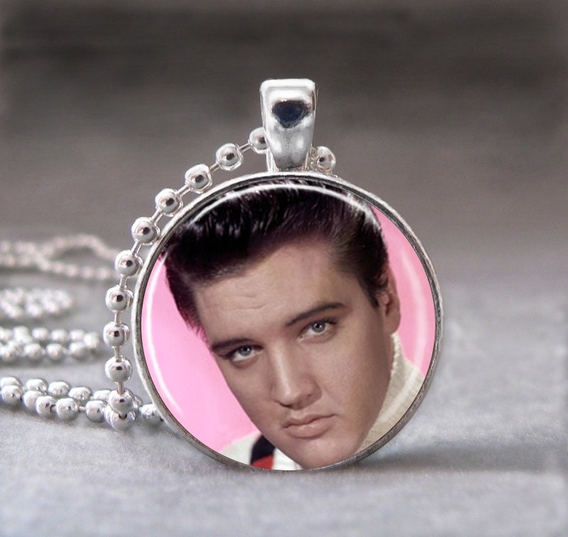 Elvis Presley, Photo Pendant, Art Pendant, Glass Dome Pendant Pink,  no 995-5