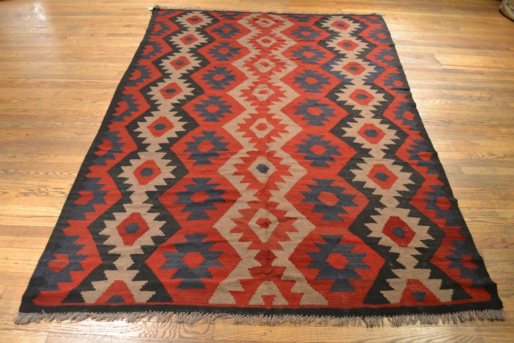 2742 size 5.11 x 8.11 Tribal Kilim Rug / Vintage Kilim / Oriental Rug