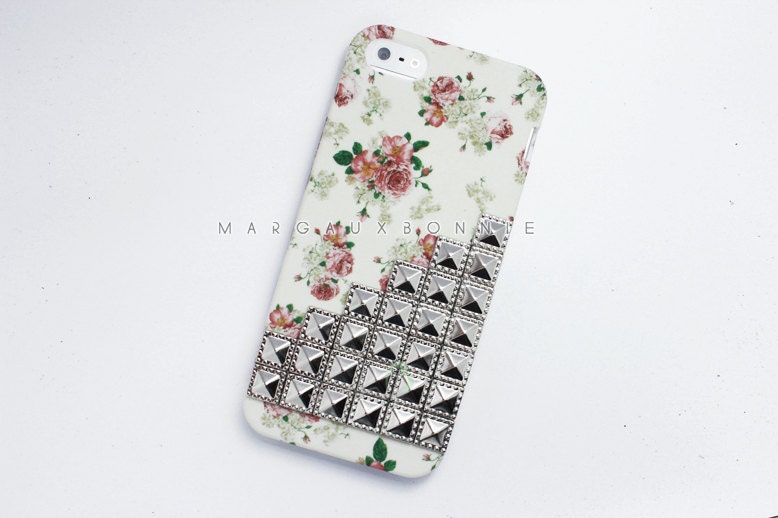 FREE Shipping US -- iPhone 5 White Pink Vintage Flower Rose Silver Dotted Studded Silicone Matte Phone Case AT&T Verizon Tmobile