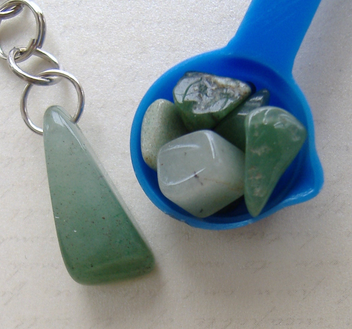 Green Aventurine Dowsing Pendulum - Stone of Luck and Chance, Opens New Opportunities and Creative Insights