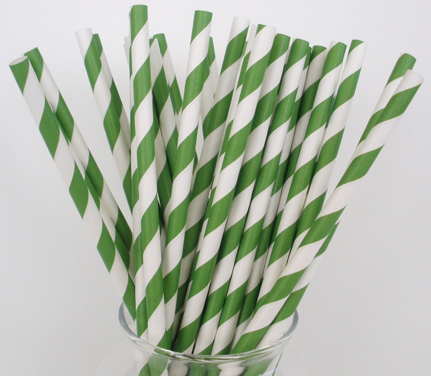 50 KELLY GREEN & White Stripe Paper Straws....Drinking Straws, Cake Pop Sticks, Retro,  Wedding, Birthdays