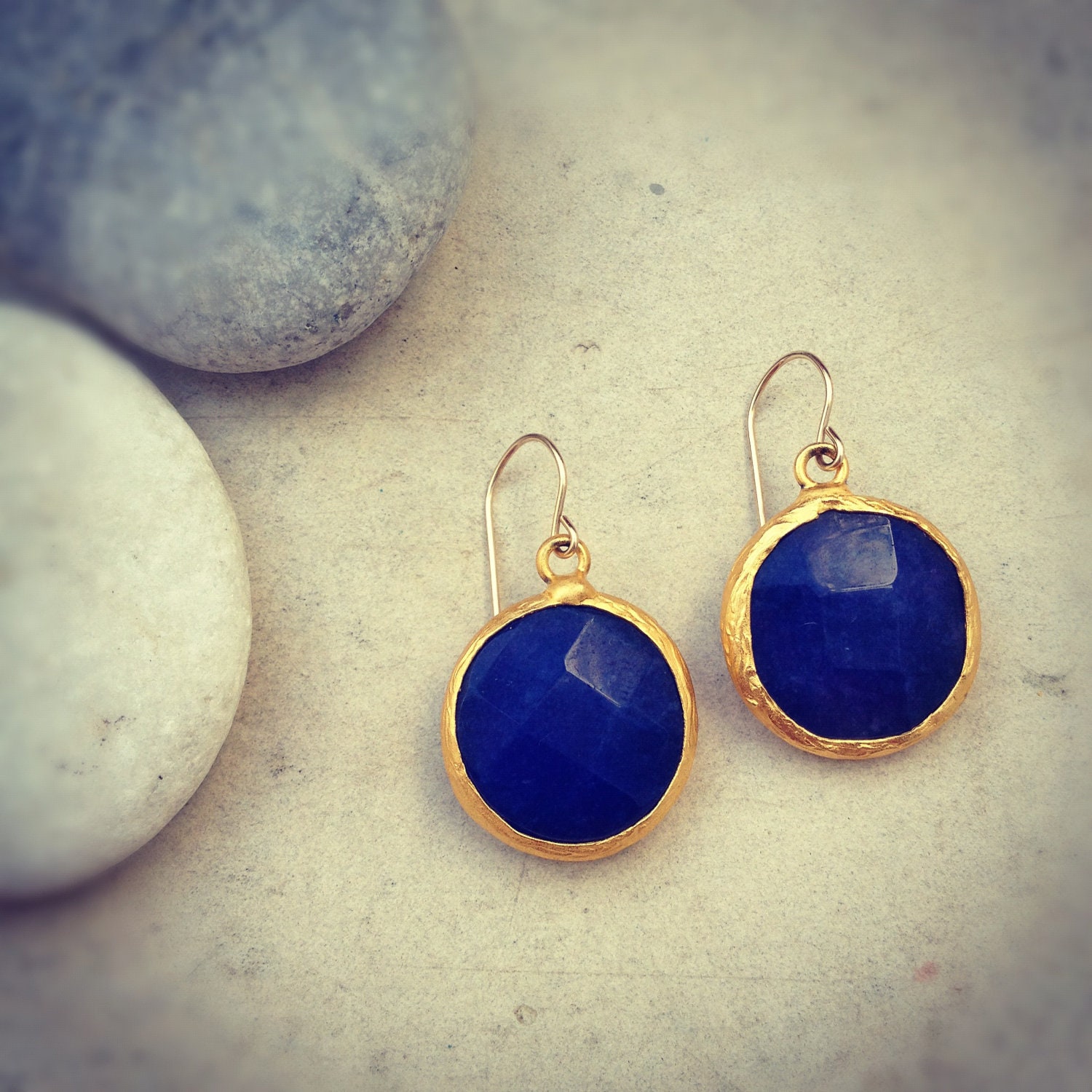 statement gemstone fashion MEDIUM SIZE bold earrings navy blue jade stone  textured gold statment earrings israel jewelry