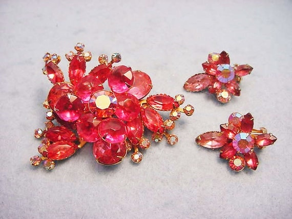 Vintage 1950s Rhinestones/  Brooch/ Earrings/ Demi Parure/ Pink / BEAU JEWELS