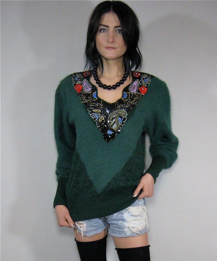 vintage SEQUIN GLITZY APPLIQUE v-neck sweater, large