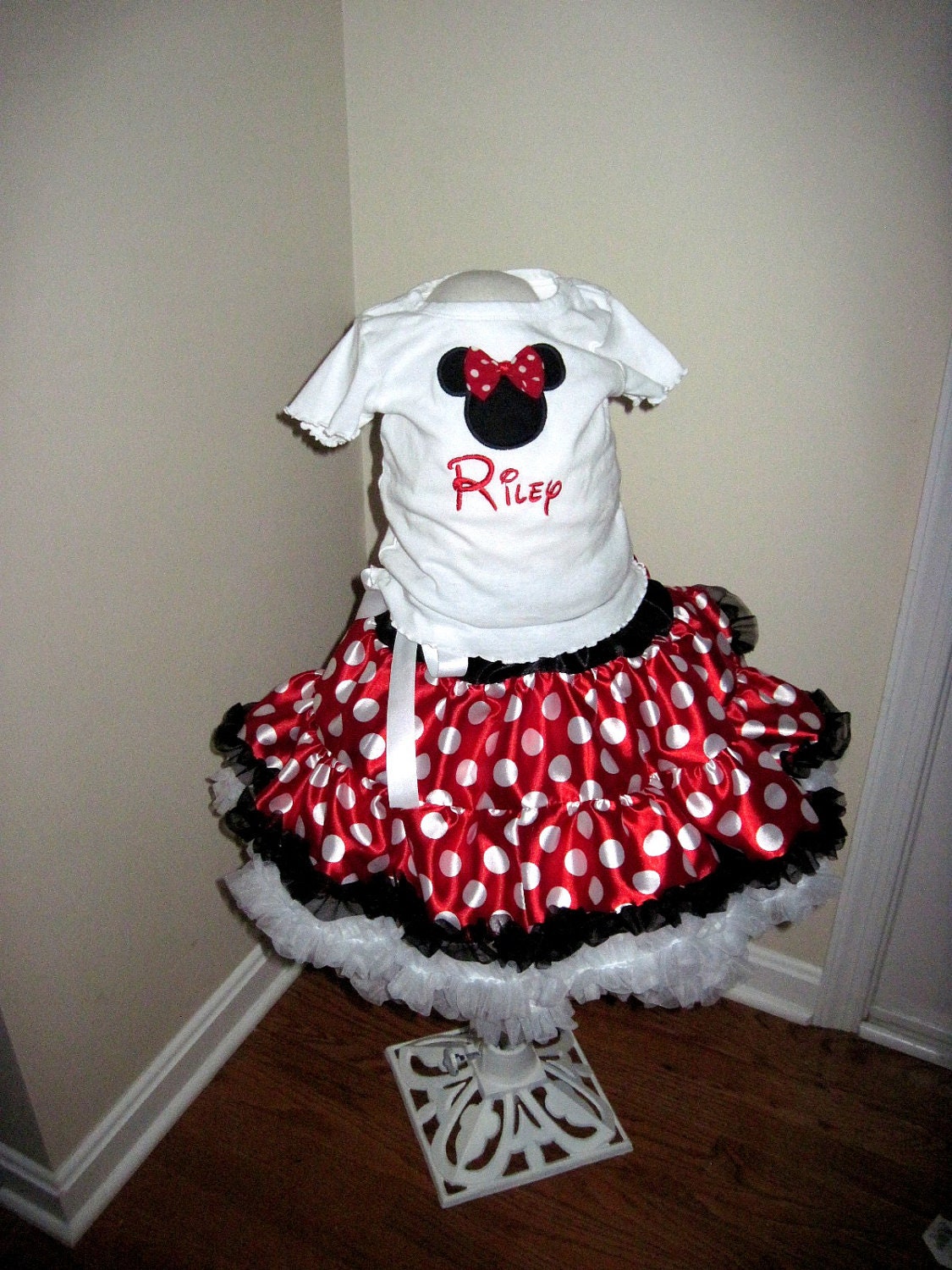 Personalized Minnie Mouse Pettiskirt Outfit-Extra full pettiskirt