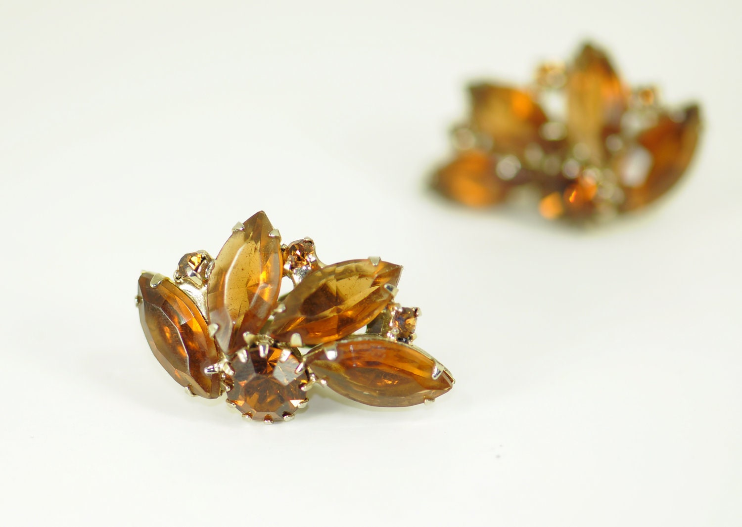Vintage Weiss Rhinestone Earrings Amber Clip Half