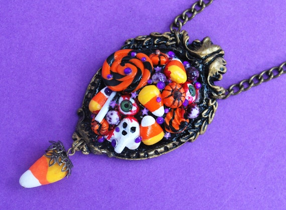 Too Many Treats Halloween Trick'r'Treat bag pendant