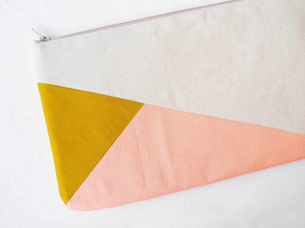 Clutch 6"X10" color block in beige mustard and peach